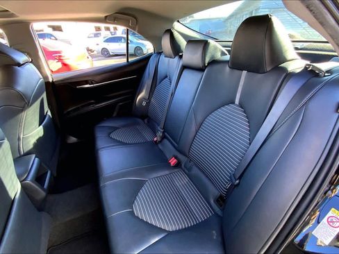 Used 2019 Toyota Camry SE image 21