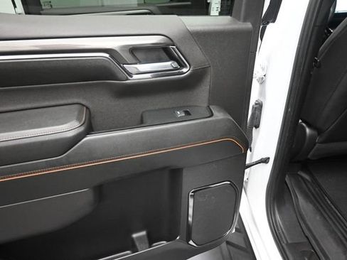 Used 2024 GMC Sierra 1500 AT4 w/ Technology Package AWD/4WD image 16