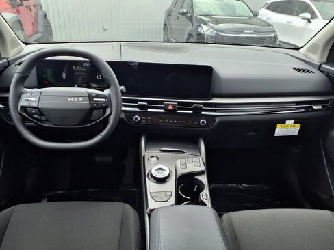 New 2026 Kia Sportage LX FWD image 3