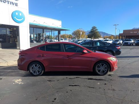 Used 2017 Hyundai Elantra SE w/ SE A/T Tech Package 03 image 2