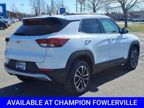 Used 2025 Chevrolet TrailBlazer LT AWD/4WD image 7