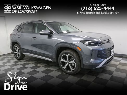 New 2025 Volkswagen Tiguan SE image 1