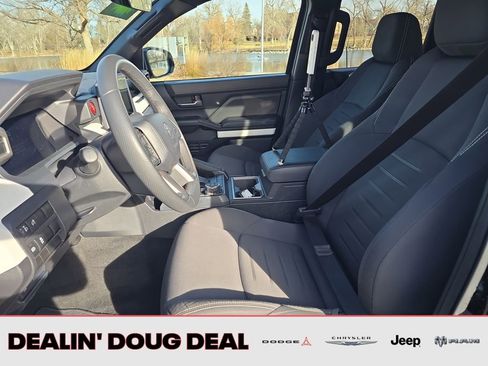 Used 2024 Toyota Tacoma TRD Off-Road image 10