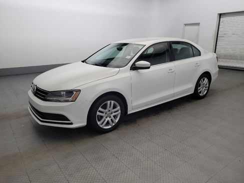 Used 2017 Volkswagen Jetta S image 2