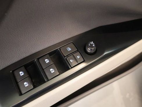 Used 2018 Toyota Camry LE image 13