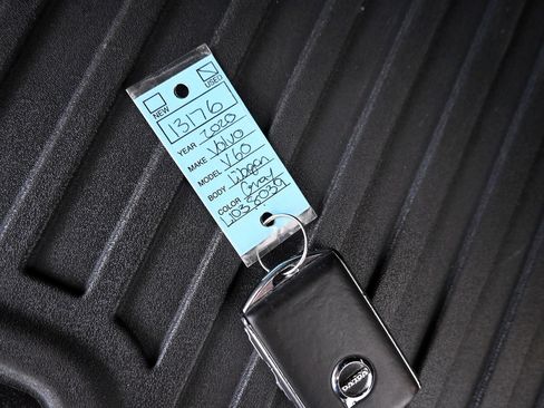 Used 2020 Volvo V60 T5 Cross Country image 37