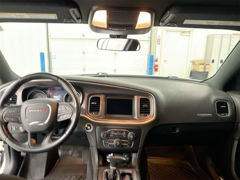 Used 2022 Dodge Charger SXT image 10