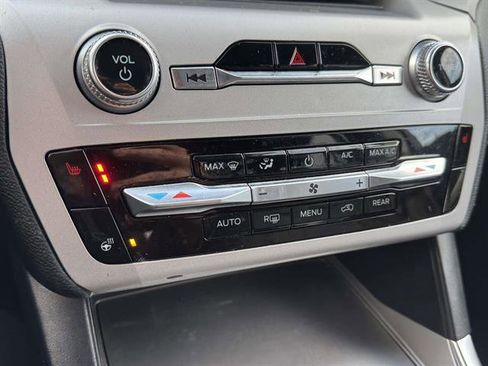 Used 2022 Ford Explorer XLT w/ Equipment Group 202A image 38