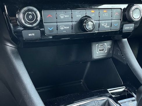 Used 2025 Jeep Compass Limited AWD/4WD image 20