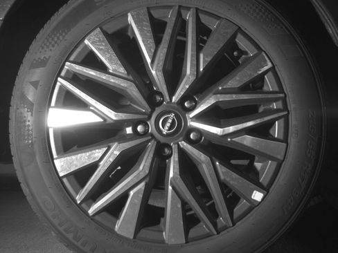 Used 2025 Nissan Altima 2.5 SV FWD image 18