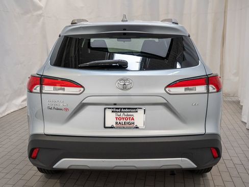 Used 2023 Toyota Corolla Cross LE image 5