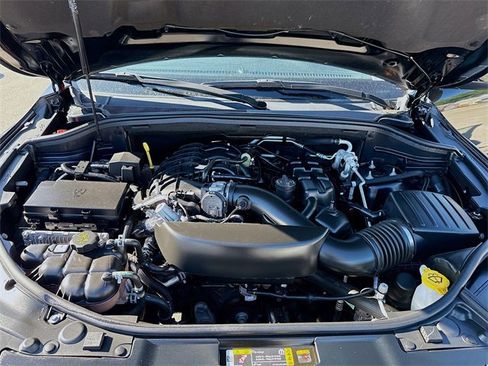 Used 2022 Dodge Durango SXT image 36