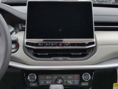 New 2026 Jeep Compass Limited image 17