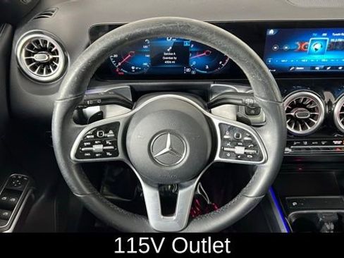 Used 2022 Mercedes-Benz GLB 250 image 7
