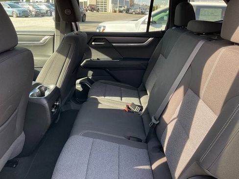 New 2025 GMC Acadia Elevation image 12