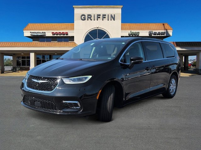 Used 2024 Chrysler Pacifica Touring-L FWD image 11