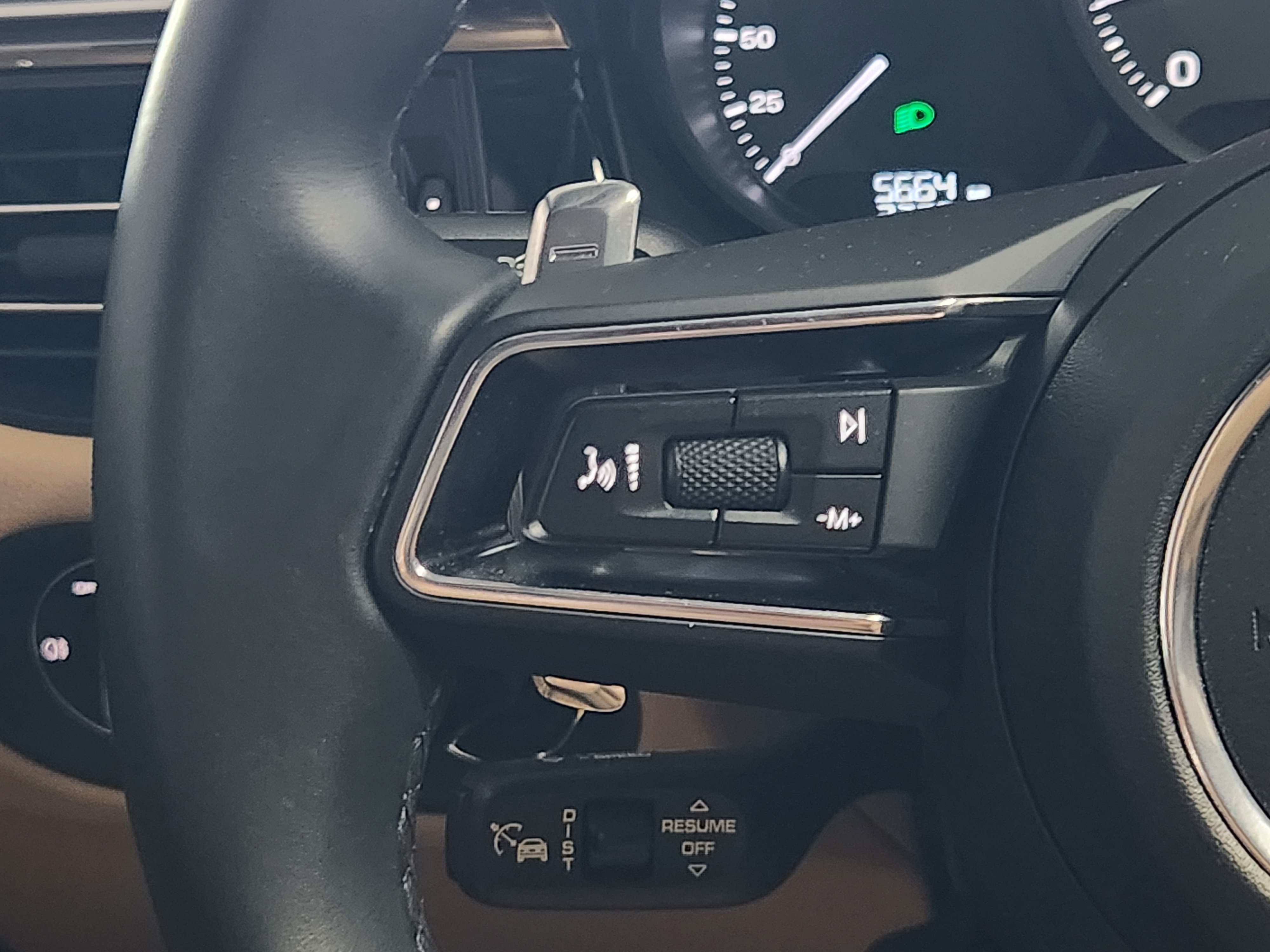 Certified 2026 Porsche Macan AWD/4WD image 31