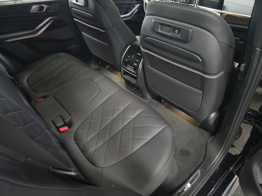 Used 2023 BMW X5 M50i w/ Executive Package AWD/4WD image 16