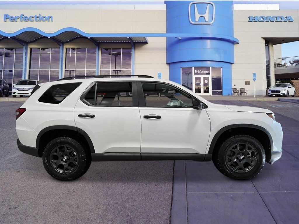 New 2026 Honda Pilot TrailSport image 8