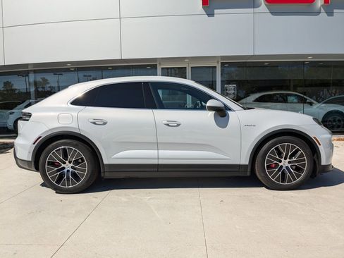 New 2025 Porsche Macan 4S Electric image 8