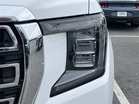 Used 2023 GMC Yukon XL SLT image 10