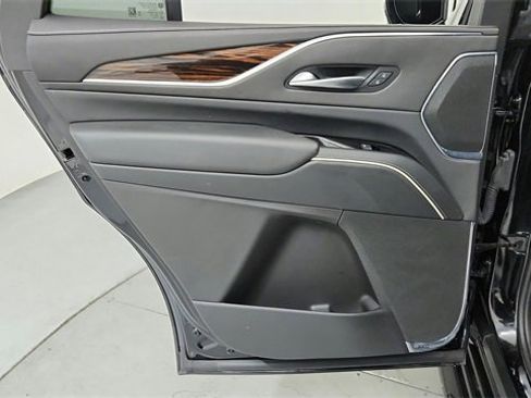 Certified 2022 Cadillac Escalade Premium Luxury image 15