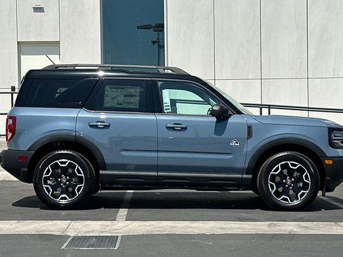 New 2025 Ford Bronco Sport Outer Banks w/ Outer Banks Tech Package+ image 2