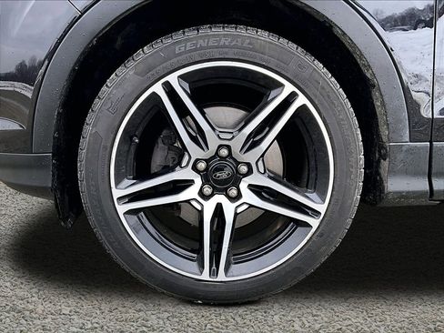 Used 2019 Ford Escape SEL image 9