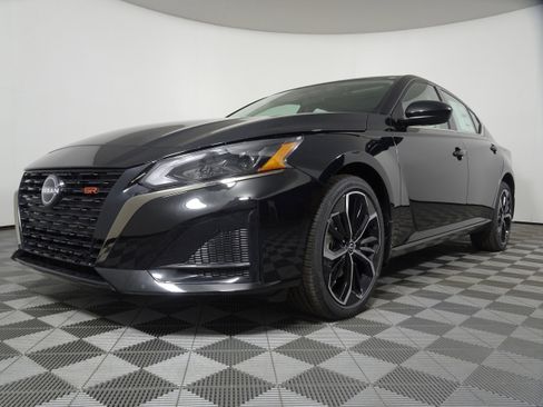 New 2025 Nissan Altima 2.5 SR image 1