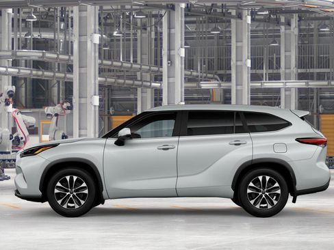 New 2026 Toyota Highlander XLE AWD/4WD image 4
