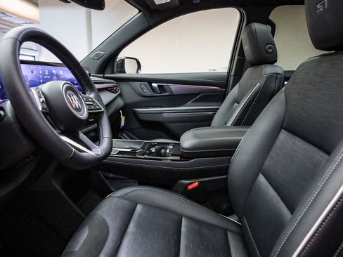 Used 2025 Buick Enclave Sport Touring w/ Power Package image 18