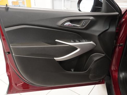 Used 2024 Chevrolet Trax RS FWD image 16