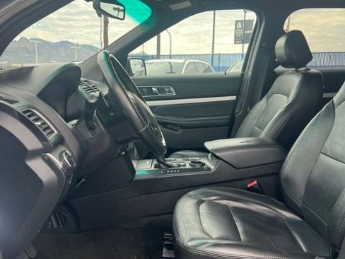 Used 2016 Ford Explorer XLT w/ Equipment Group 202A FWD image 23