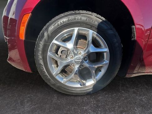 Used 2019 Chrysler Pacifica Limited image 14