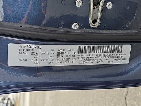 Used 2019 Jeep Cherokee Latitude Plus w/ Cold Weather Group image 26