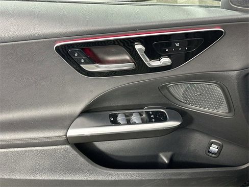 Used 2025 Mercedes-Benz C 300 4MATIC Sedan image 25