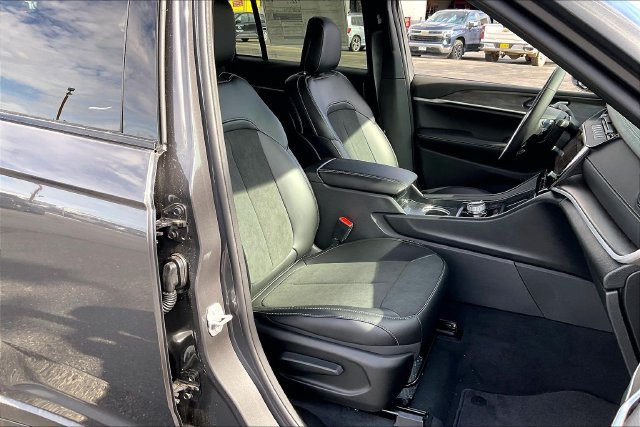 New 2026 Jeep Grand Cherokee 4WD image 32