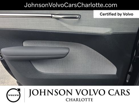 Certified 2025 Volvo EX30 Ultra w/ Climate Package image 28