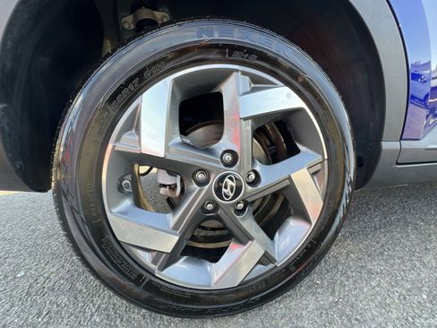 Used 2025 Hyundai Venue SEL FWD image 20