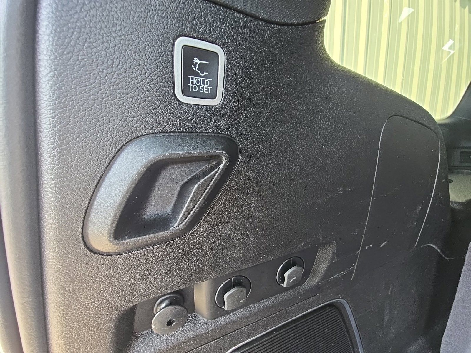 Used 2025 Jeep Wagoneer 4WD image 15