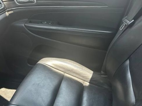 Used 2019 Jeep Grand Cherokee Limited AWD/4WD image 5