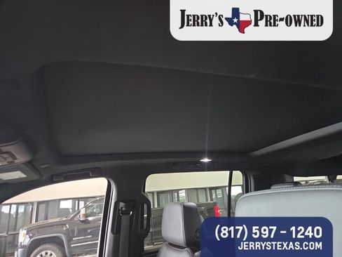 Used 2023 Chevrolet Suburban LT w/ LT Signature Package RWD image 8