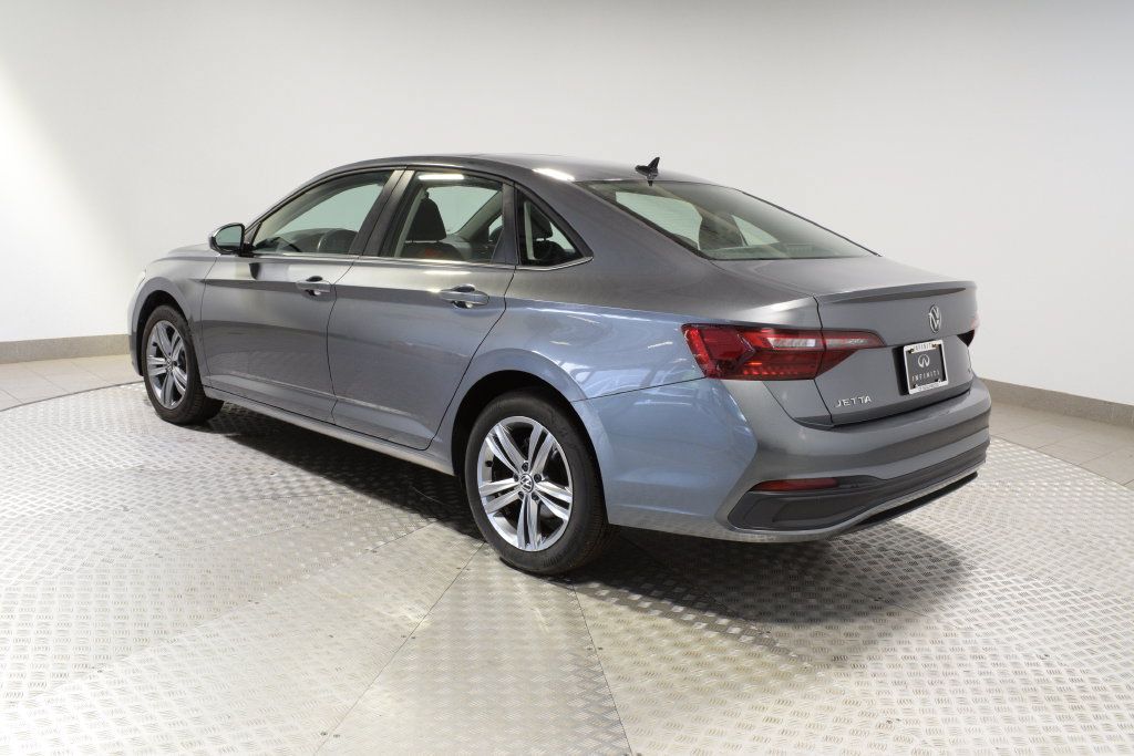 Used 2024 Volkswagen Jetta SE FWD image 13
