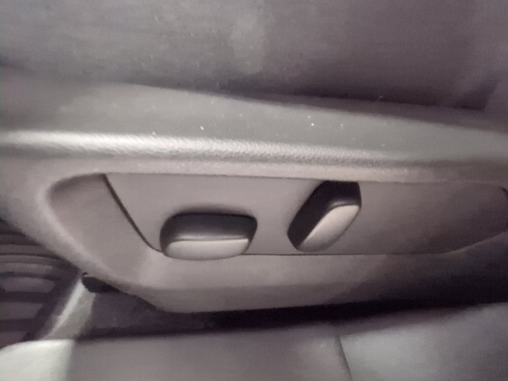 Used 2023 Buick Envision Avenir AWD/4WD image 12