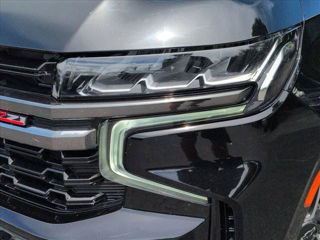 Used 2022 Chevrolet Suburban Z71 AWD/4WD image 2