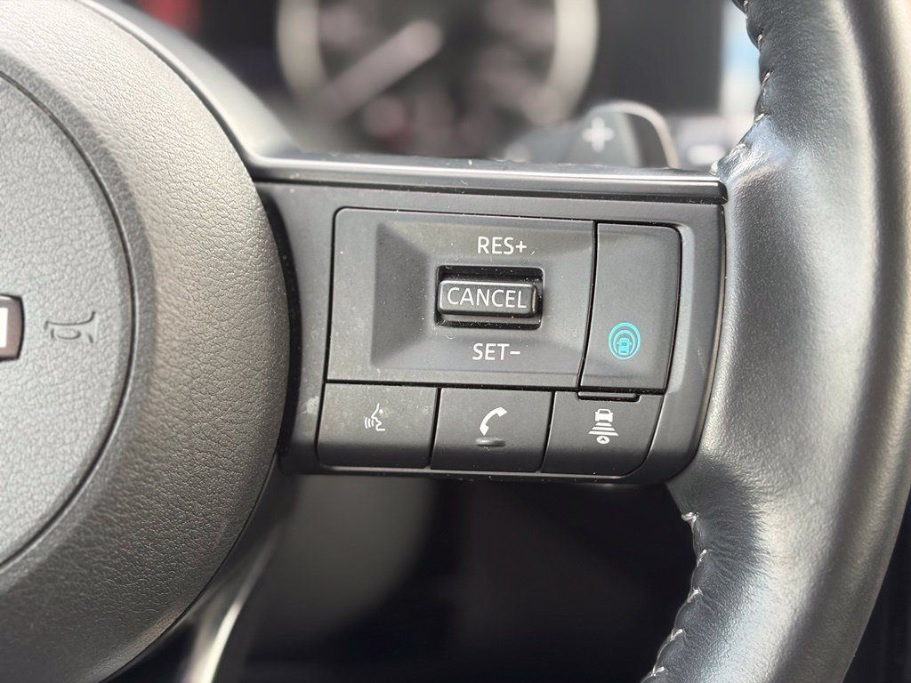 Used 2025 Nissan Pathfinder SV AWD/4WD image 26