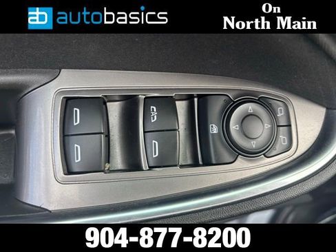 Used 2018 Chevrolet Malibu LT FWD image 23