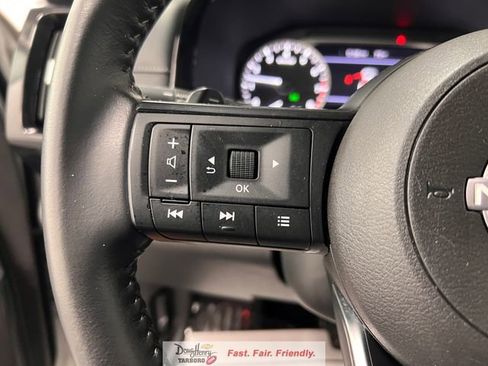 Used 2025 Nissan Pathfinder SV FWD image 54