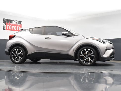 Used 2018 Toyota C-HR XLE FWD image 29