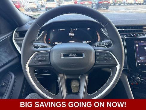 New 2025 Jeep Grand Cherokee L Laredo image 24